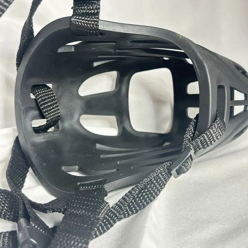 Baskerville Ultra Dog Muzzle Size 6 Black Plastic Nylon Non Breed Specific NWOT